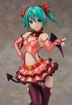 Max Factory Hatsune Miku: Heart Hunter Ver. 1/7 PVC Figure