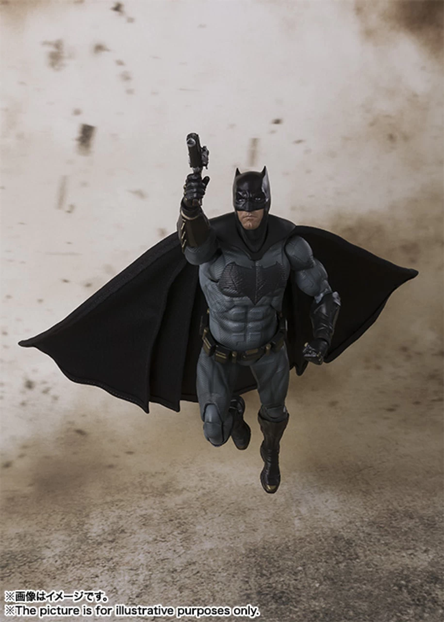 Bandai S.H.Figuarts BATMAN (JUSTICE LEAGUE) Action Figure (Completed) - Image 5