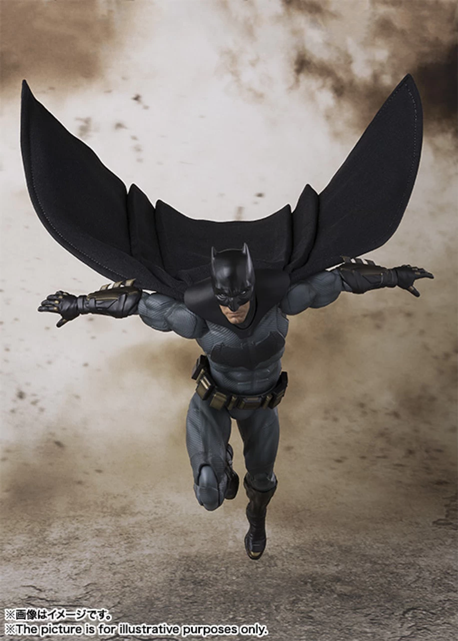 Bandai S.H.Figuarts BATMAN (JUSTICE LEAGUE) Action Figure (Completed) - Image 7